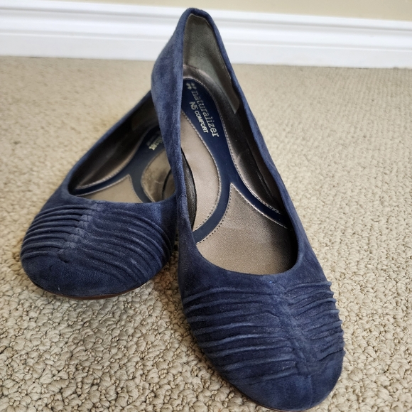 Naturalizer Shoes Mitzy Slip On Flats Blue Suede Round Toe Work Wear Size 7 Wide - Picture 2 of 12